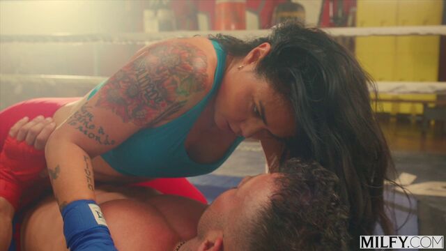 Oral vídeo com ardilosa Dana Vespoli do MILFy