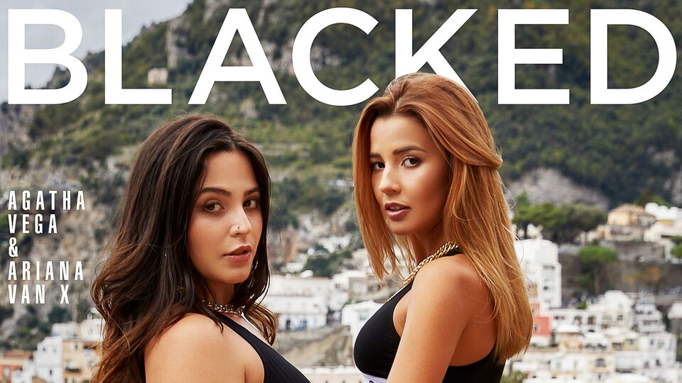 Ariana Van X e Agatha Vega in videata scopata laterale di Blacked.Com